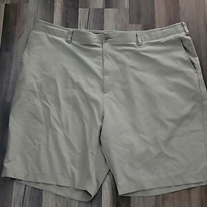 Ben Hogan Khaki Golf Shorts Size 42 Strech Waist Band